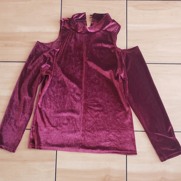 Love by Chesley opened shoulder velvet red vine top. Size Xlarge - Picture 4 of 8
